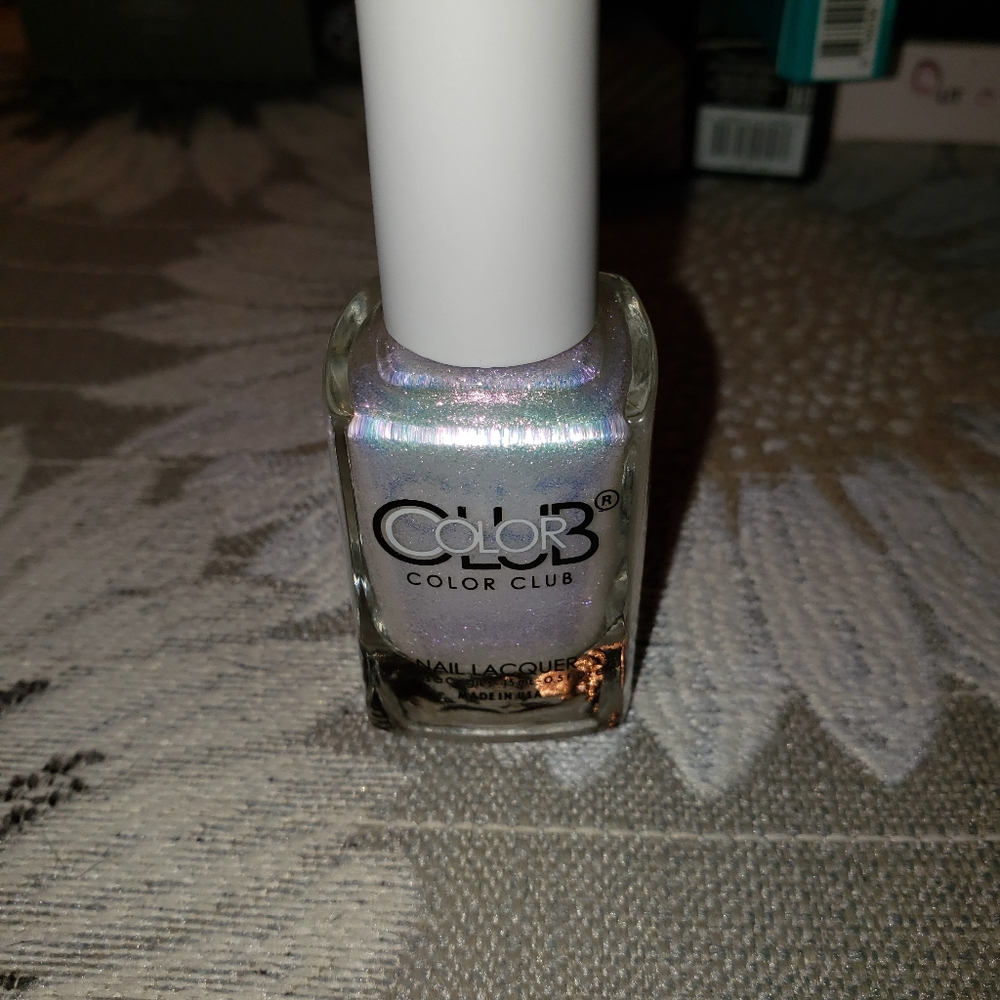 Color Club Nail Lacquer in Yes, Of Quartz